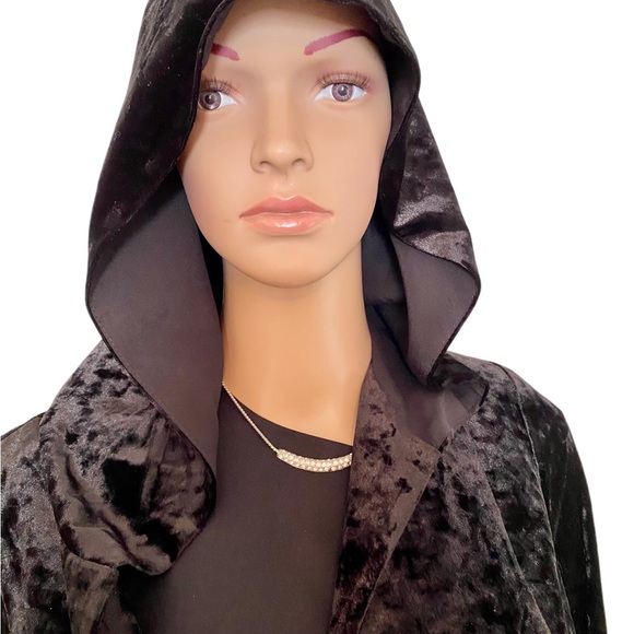 BCBG black hooded velvety jacket lined - Picture 5 of 7